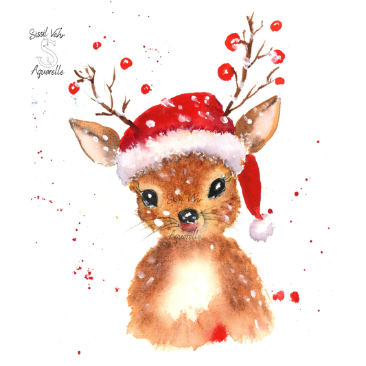 Aquarelle d'un adorable petit renne de Noël avec un bonnet rouge et des bois décorés de baies. Style doux et lumineux pour une carte de vœux. Sissil Vehr.